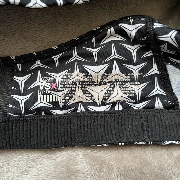 Victoria’s Secret VSX Sports Bra - Picture 3 of 5